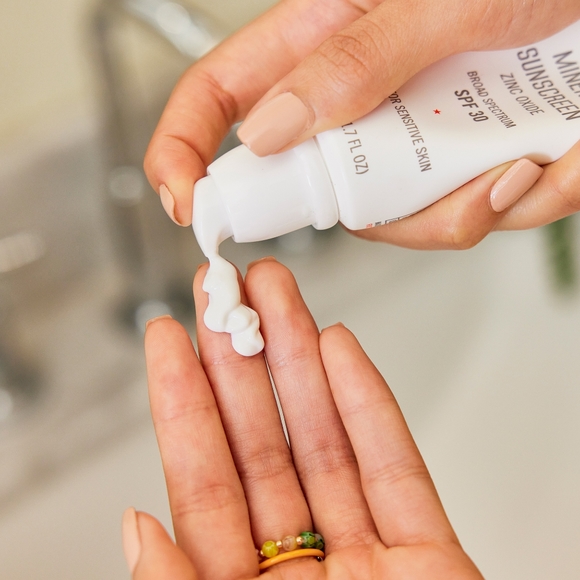 First Aid Mineral Sunscreen Zinc Oxide SPF 30 - Picture 7 of 7